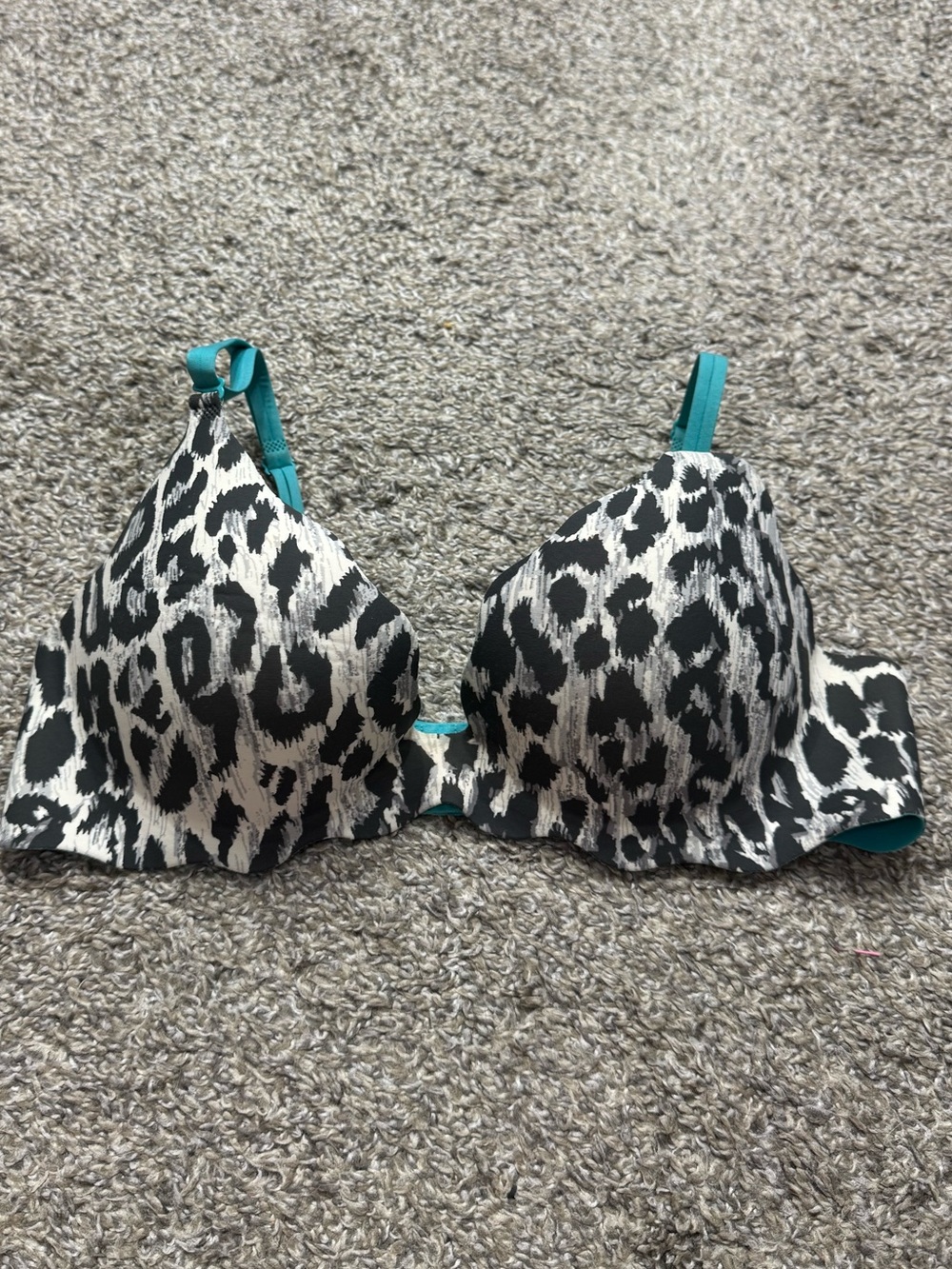 Victoria’s Secret Very Sexy Secret Embrace Bra